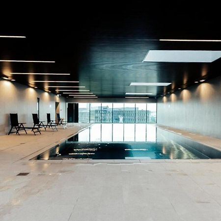 Modern 2BR Apartment with Pool & City Views Luxemburg Exterior foto