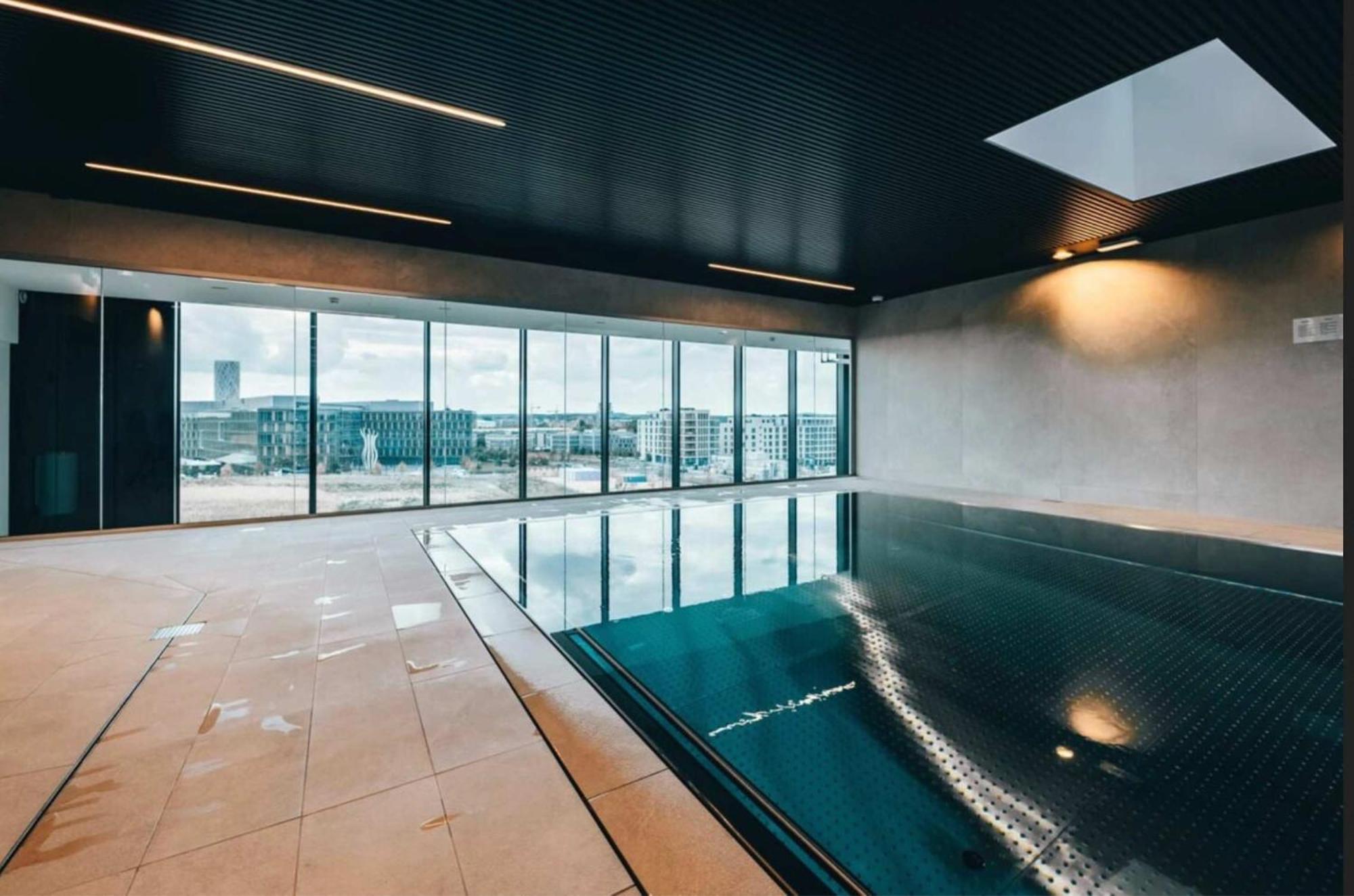 Modern 2BR Apartment with Pool & City Views Luxemburg Exterior foto
