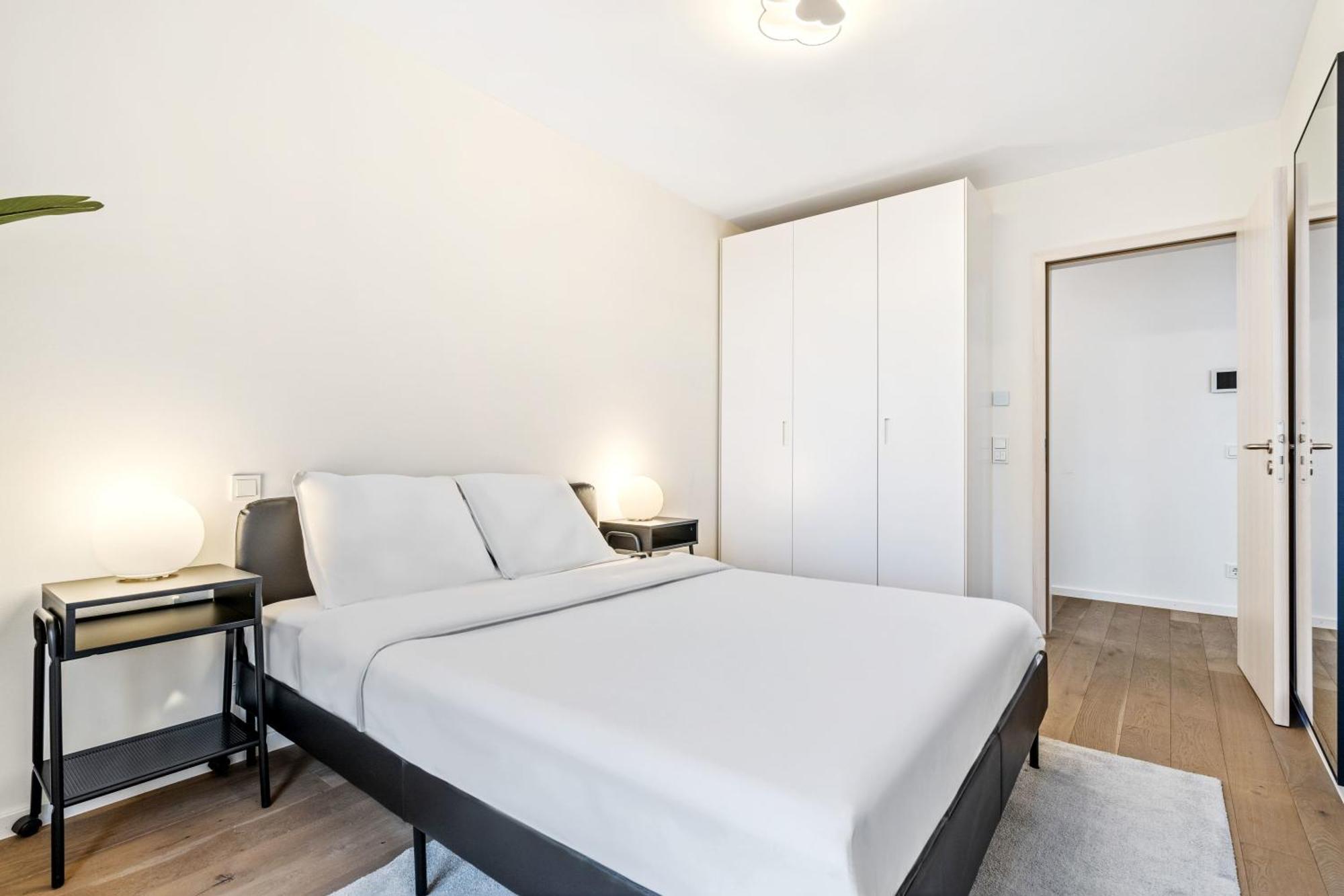 Modern 2BR Apartment with Pool & City Views Luxemburg Exterior foto
