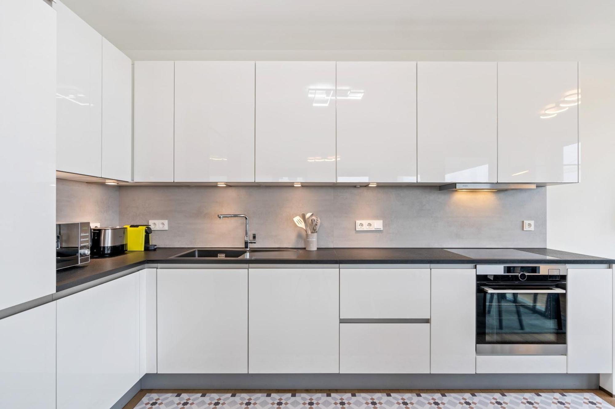 Modern 2BR Apartment with Pool & City Views Luxemburg Exterior foto