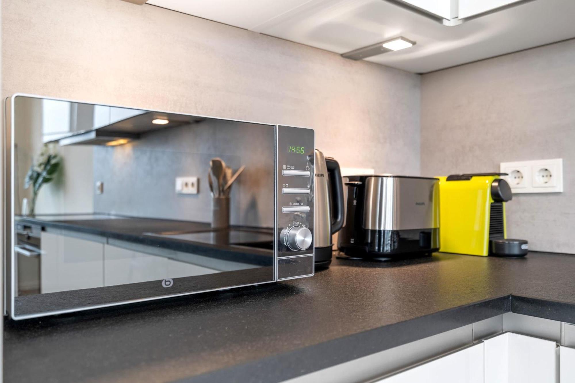 Modern 2BR Apartment with Pool & City Views Luxemburg Exterior foto