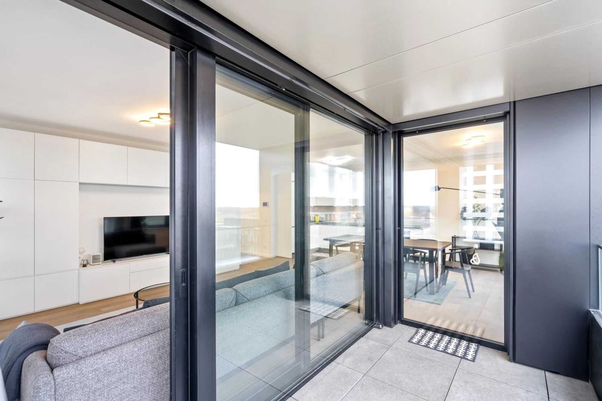 Modern 2BR Apartment with Pool & City Views Luxemburg Exterior foto
